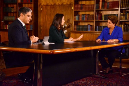 Os serviçais dos inimigos do governo e da democracia estão retratados nesta imagem...