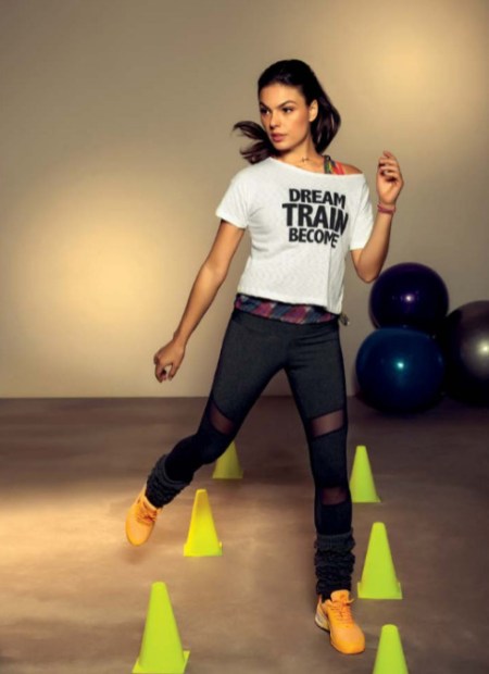 Isis Valverde VR Fitness Live Oficial6